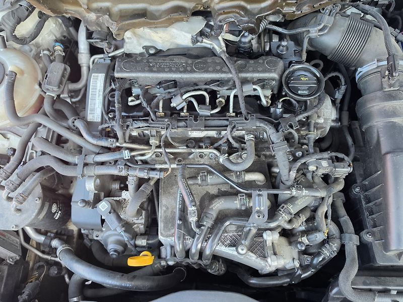 Škoda Superb 2.0 TDI ALCANTRA Led DSG  - fotka 11 z 24