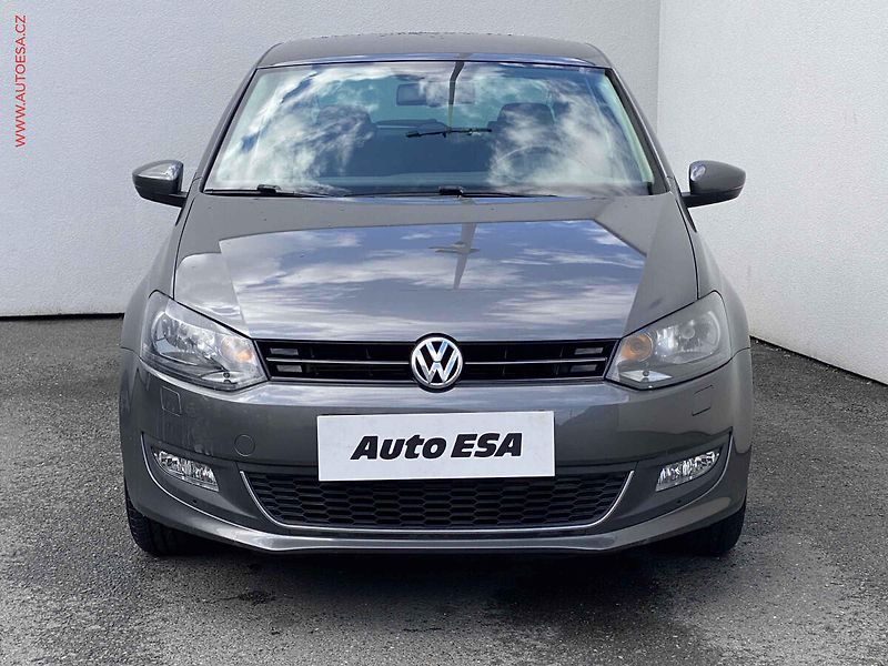Volkswagen Polo (2014) 1.2 TSi, Life, AC - fotka 2 z 18