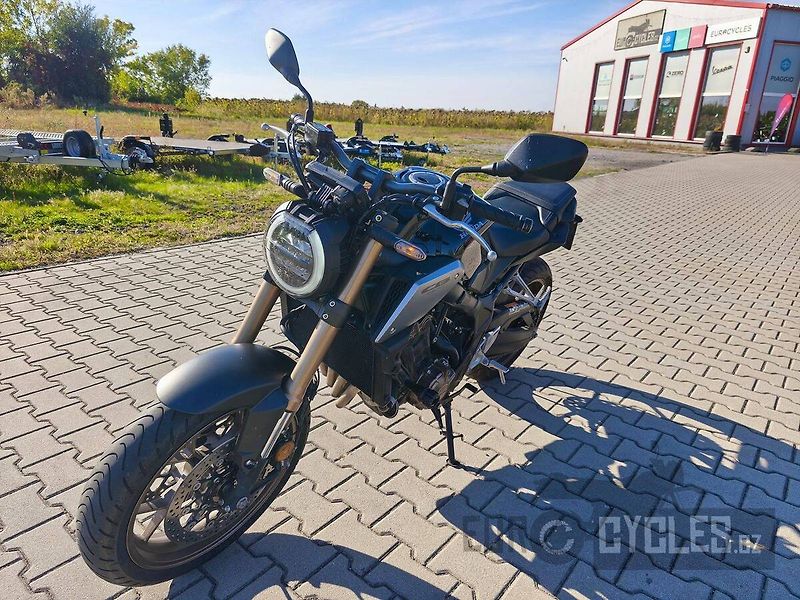 Honda CB 650 R (2020) - fotka 2 z 13