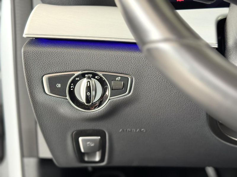 Mercedes-Benz Třídy E 300e 235kW*Webasto*Tažné*DPH - fotka 29 z 41