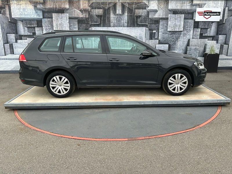 Volkswagen Golf (2014) 1.6TDi, 77KW - fotka 5 z 20