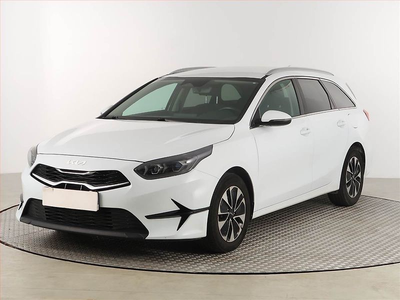 Kia Ceed (2024) Gold 1.5 T-GDI - fotka 2 z 18