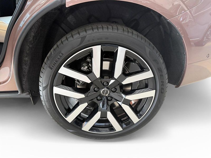 Volvo XC60 (2026) T6 AWD XLR ULTRA DARK Execut. - fotka 7 z 21