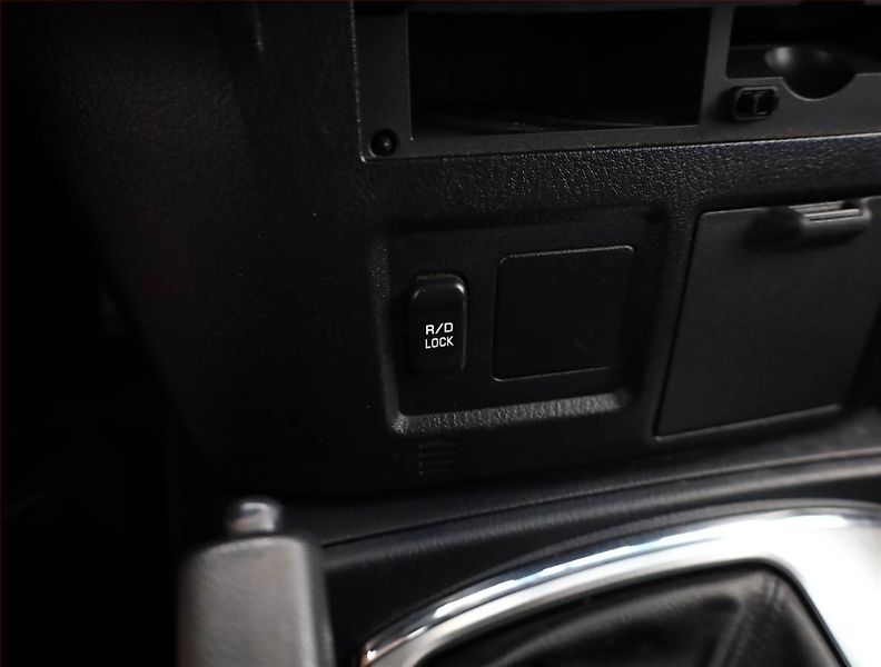 Mitsubishi Pajero (2010) 3.2 DI-D, 4X4, 7 míst - fotka 13 z 16