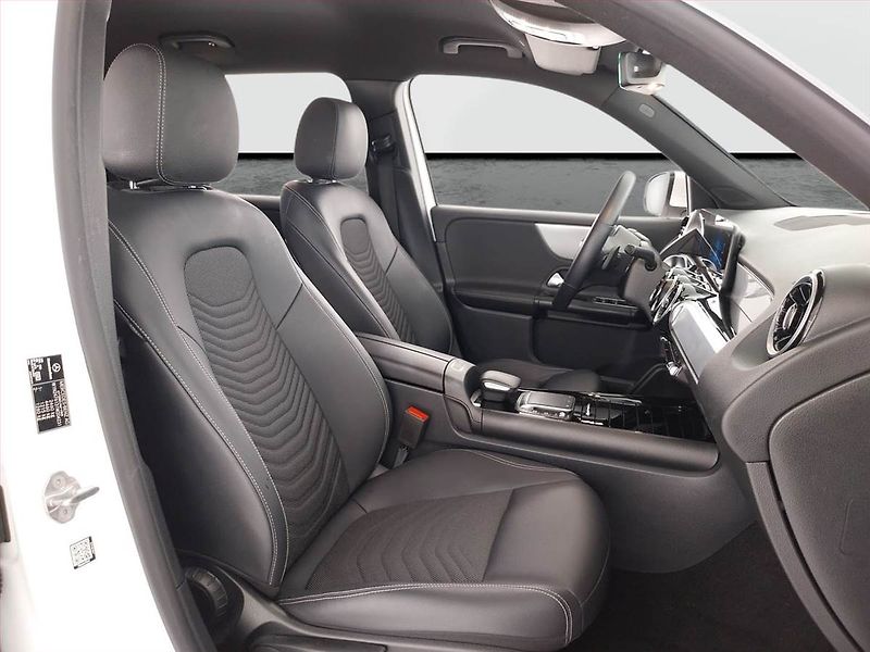 Mercedes-Benz GLB (2022) 200 d 4MATIC - fotka 9 z 23