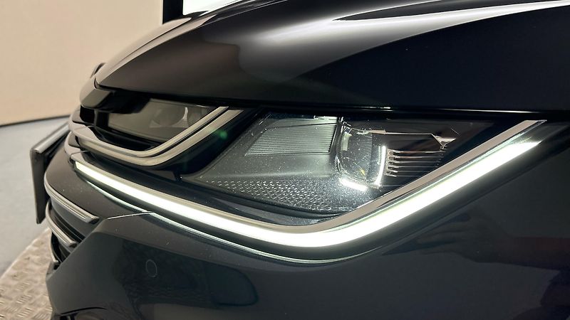 Volkswagen Arteon 1.4 TSI PHEV DSG R-Line Shooti - fotka 18 z 32
