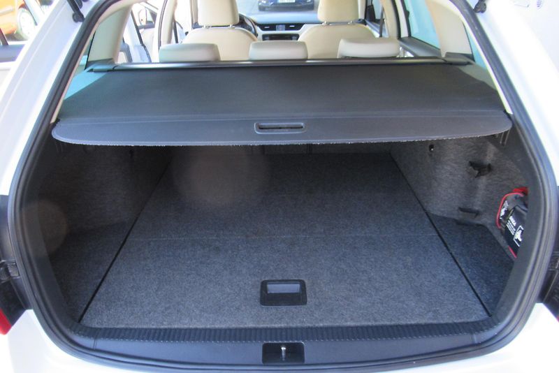 Škoda Octavia 1.6 TDi DSG AUT.KLIMA TAŽNÉ - fotka 20 z 24