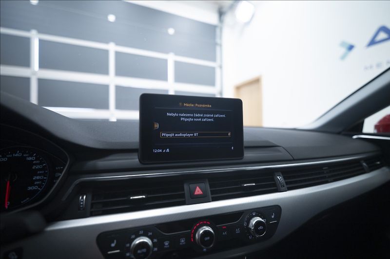 Audi A5 2,0 TDI SPORTBACK NAVI KAMERA - fotka 38 z 44