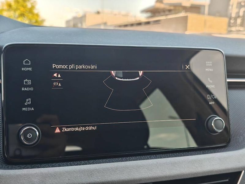 Škoda Scala Top Selection 6MP 1,0TSI - fotka 15 z 22