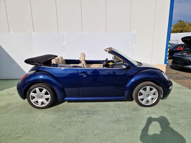 Volkswagen New Beetle Highline 2.0 - fotka 5 z 31
