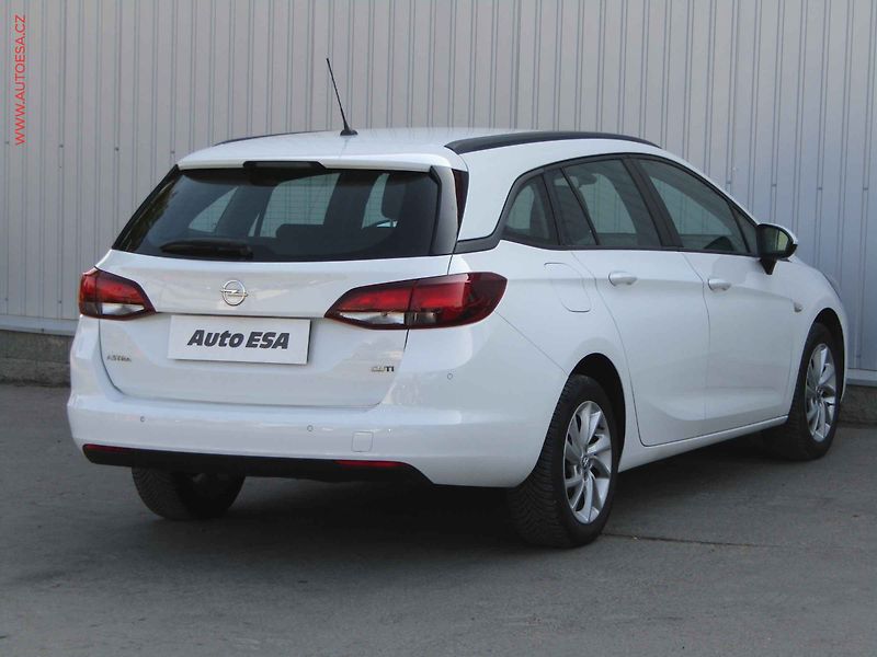 Opel Astra (2018) 1.6CDTi Sports Tourer, ČR - fotka 4 z 20