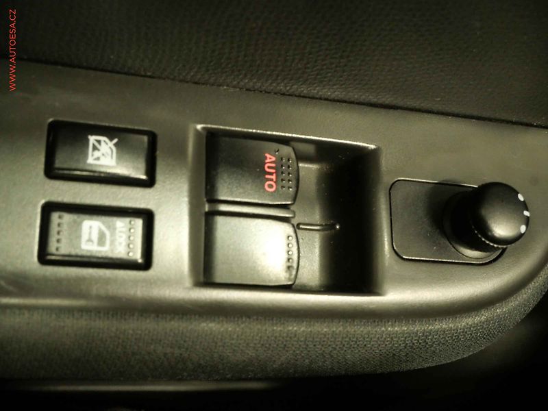 Suzuki Swift (2008) 1.3i, AC, STK9/28 - fotka 14 z 19