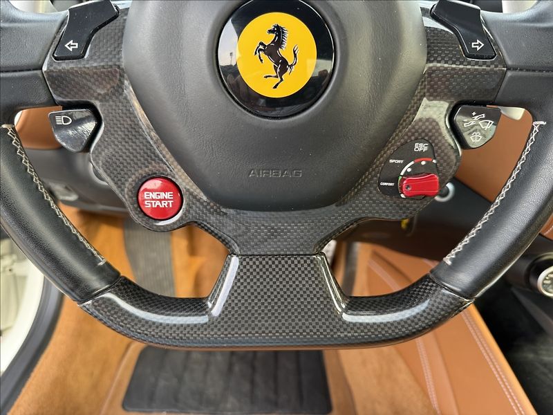 Ferrari California T 3,9 V8 412 kW - fotka 18 z 26