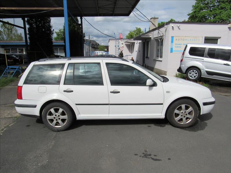 Volkswagen Golf 1,9 SDI 50kW Combi - fotka 8 z 23