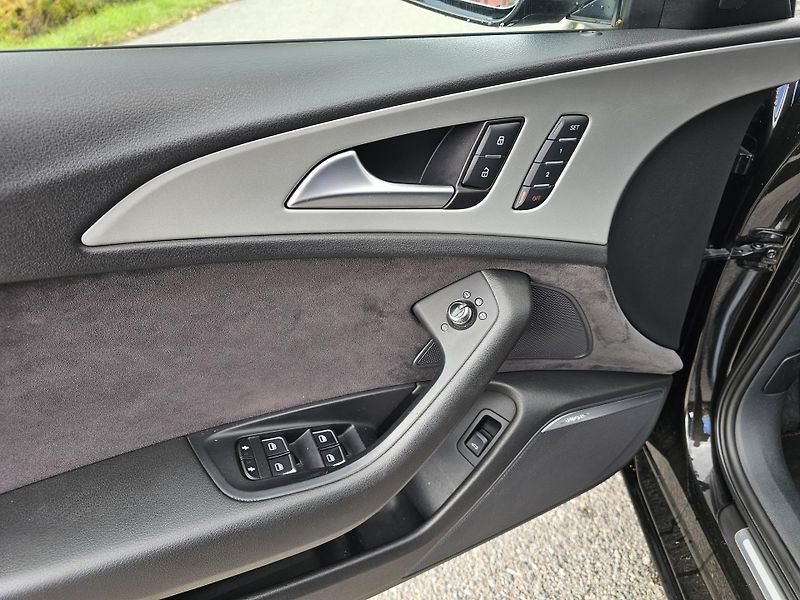 Audi A6 Avant (2012) 3.0TDI ŠIBR AUTOMAT 4X4 - fotka 10 z 20