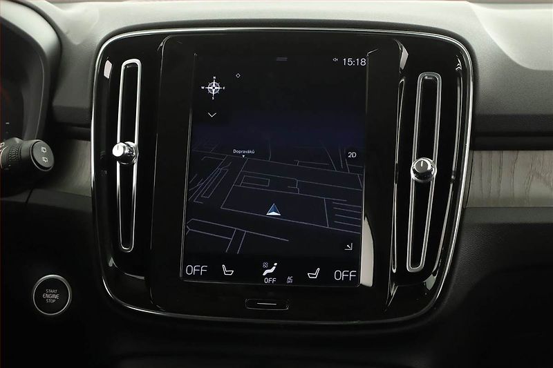 Volvo XC40 (2020) T5 Recharge - fotka 13 z 19
