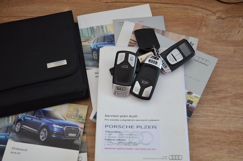 Audi Q7 (2015) 3.0 TDi Quattro S-LINE / ČR - fotka 46 z 47
