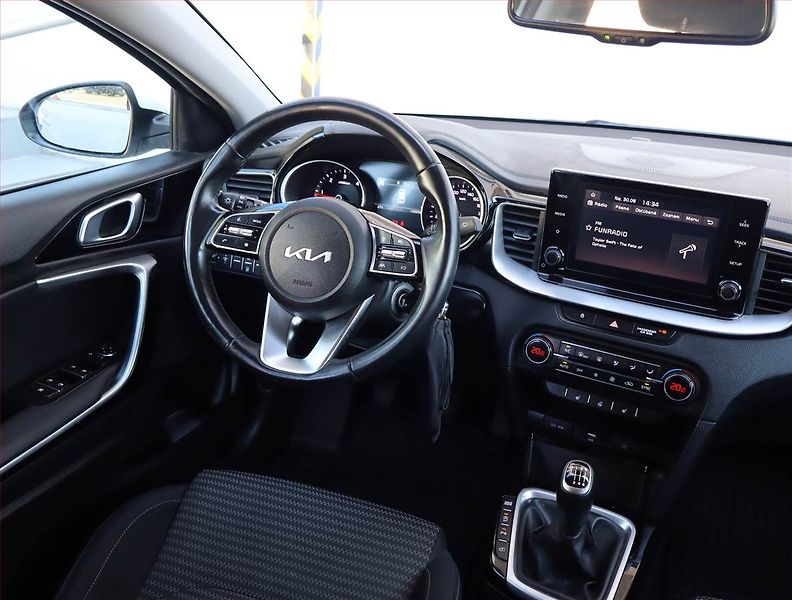 Kia Ceed (2022) Gold 1.6 CRDi MHEV, Serv.kniha - fotka 7 z 20