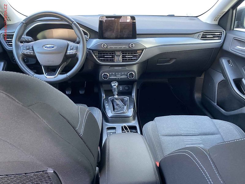 Ford Focus (2019) 1.0EB, Active, navi, park - fotka 8 z 17