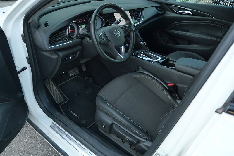 Opel Insignia - fotka 5 z 6