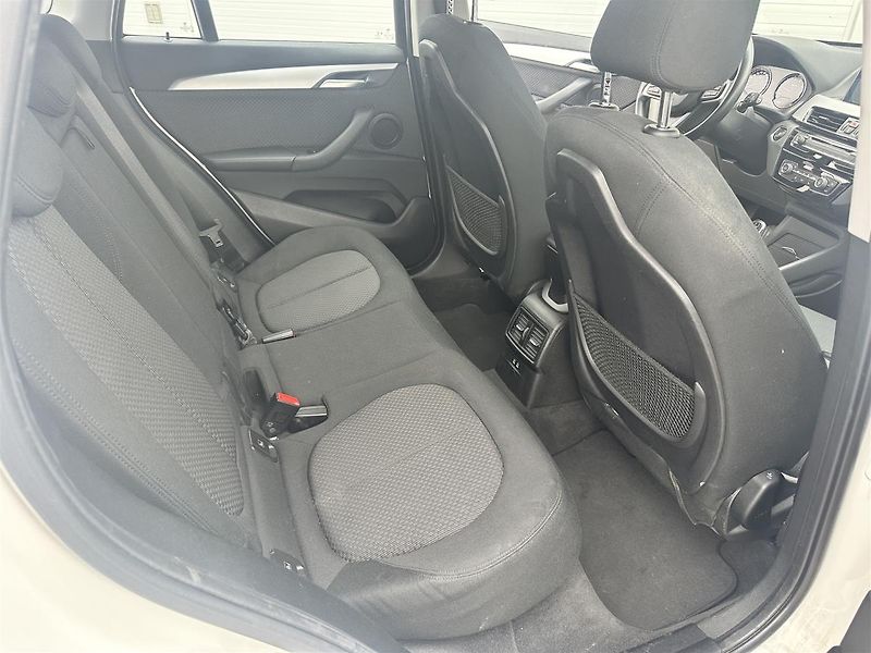 BMW X1 sDrive18i - fotka 13 z 14