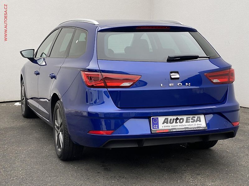 Seat Leon (2019) 1.6 TDi, Style, DSG, LED, ALU - fotka 6 z 18