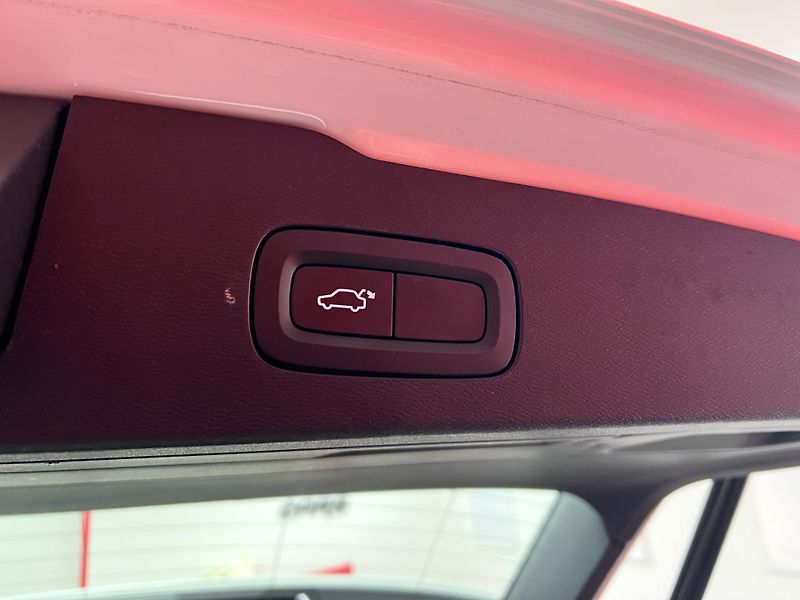 Volvo V60 2.0 T4 140 kW, Automat, 2020 - fotka 7 z 38