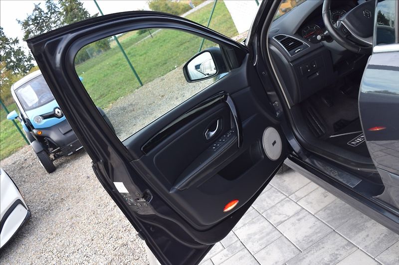 Renault Laguna 2,0 dCi 110KW NATÁČ. ZAD.NÁP. - fotka 15 z 49