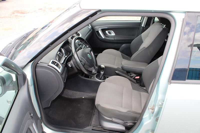 Škoda Fabia (2009) 1,2i SPORT KLIMA EL.OKNA ALU - fotka 9 z 16