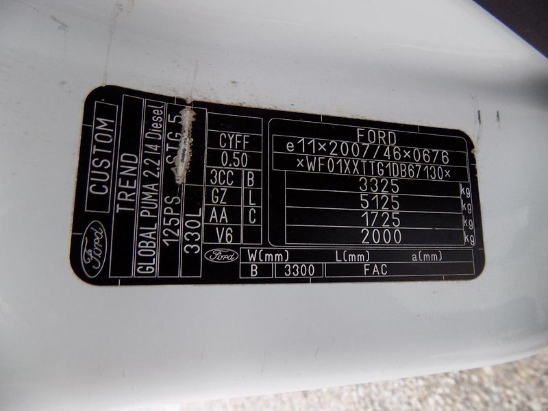 Ford Transit Custom 2,2 TDCI 92 KW L2H1 9 MÍST - fotka 45 z 50