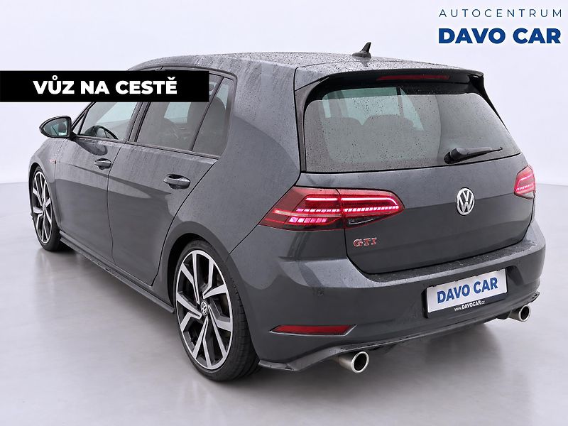 Volkswagen Golf 2,0 TSI GTI 180kW LED 1.Maj. - fotka 2 z 10