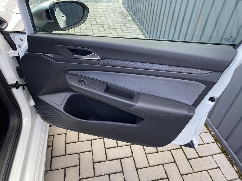 Volkswagen Golf 2.0 TSI 235kW-R-PERFORMANCE - fotka 40 z 41