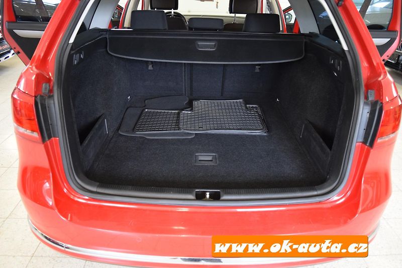 Volkswagen Passat 2.0 TDI DSG PRAVIDELNÝ SERRVIS - fotka 18 z 45