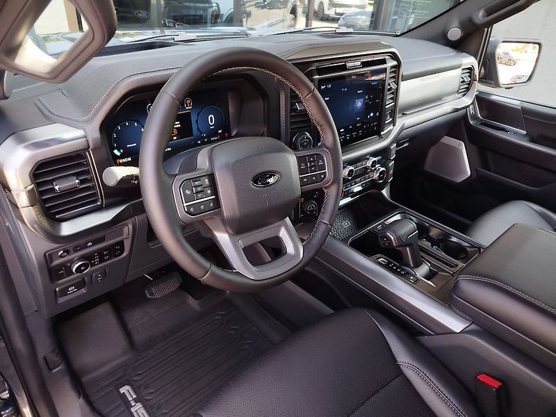 Ford F-150 (2026) Lariat 5,0 298 kW - fotka 16 z 37