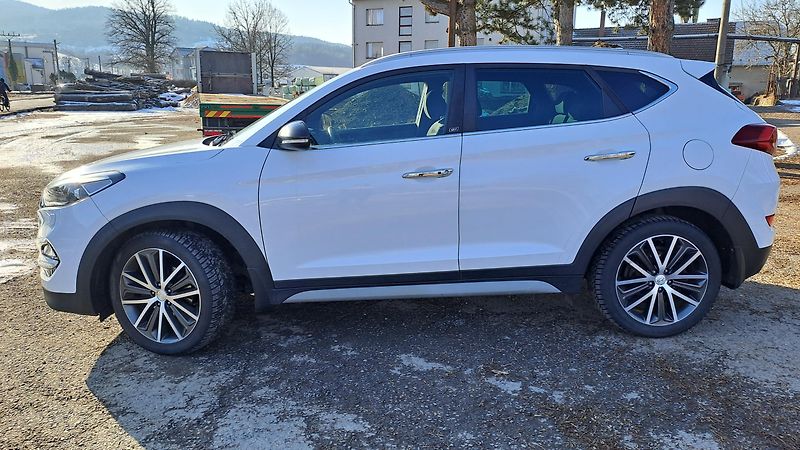 Hyundai Tucson 2.0 CRDI 4x4 Best of Czech - fotka 4 z 26