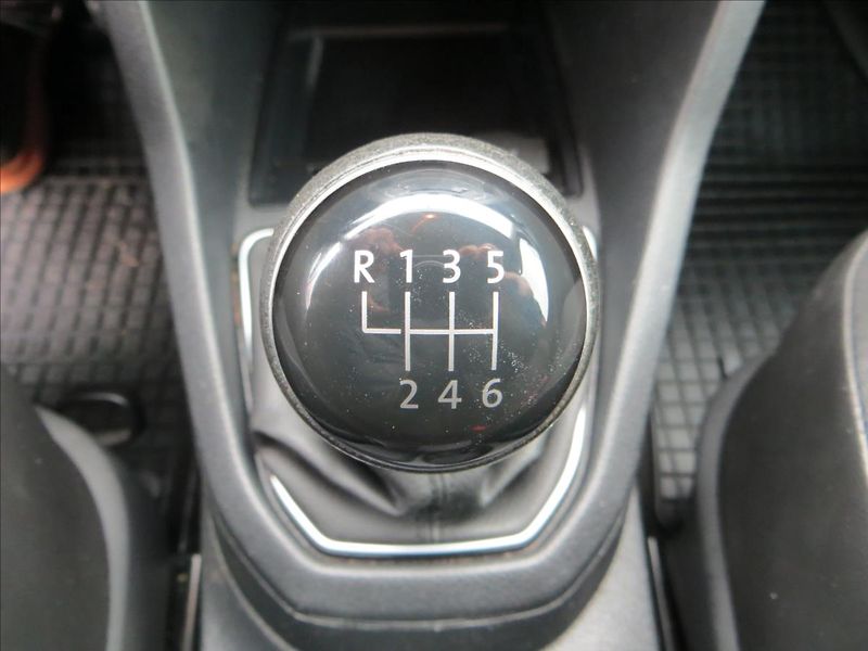Volkswagen Caddy 1,4 TGI CNG MAXI Dílna ČR - fotka 14 z 18