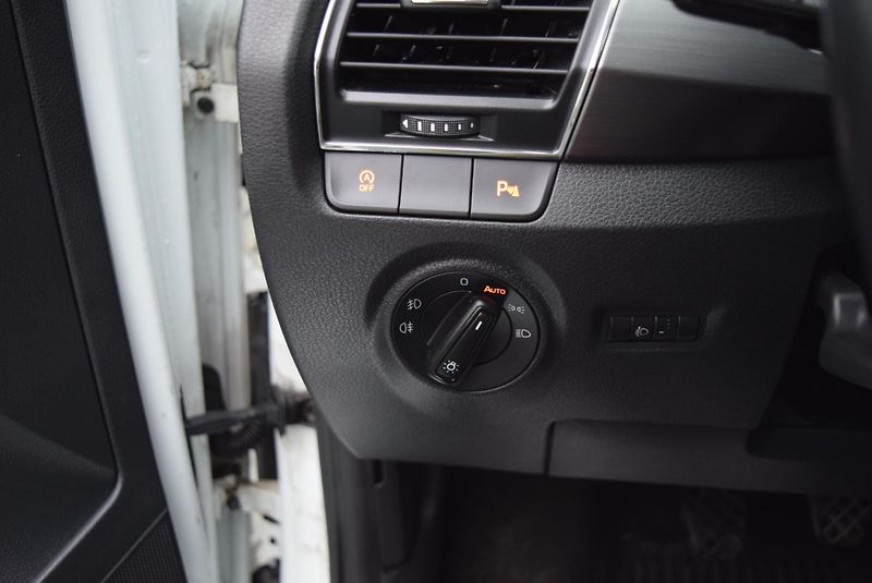 Škoda Fabia (2016) 1.2TSI 81kw AMBITION JOY OPS - fotka 32 z 49