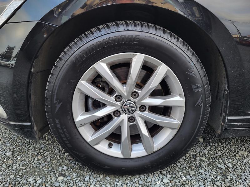Volkswagen Passat 2.0 TDi 140kW DSG COMFORTLINE - fotka 38 z 49