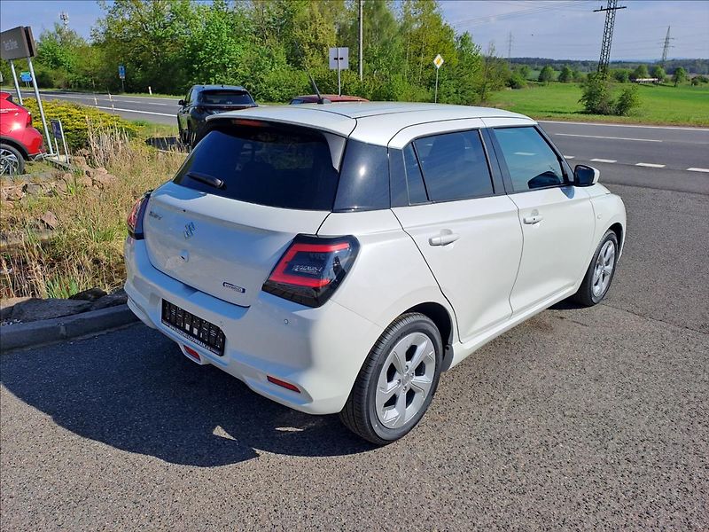 Suzuki Swift (2026) 1,2 PREMIUM HYBRID - fotka 5 z 19
