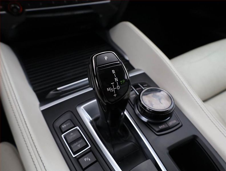 BMW X6 (2017) xDrive40d - fotka 11 z 20