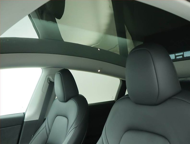 Tesla Model Y (2023) Long Range AWD 79kWh, SoH 91% - fotka 19 z 22