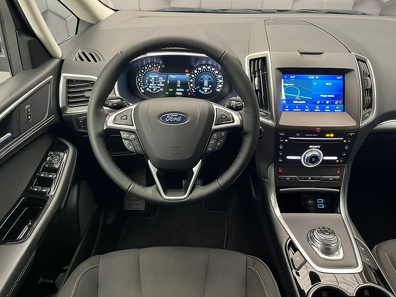 Ford S-MAX 2,5 HEV Titanium 7míst - fotka 8 z 70