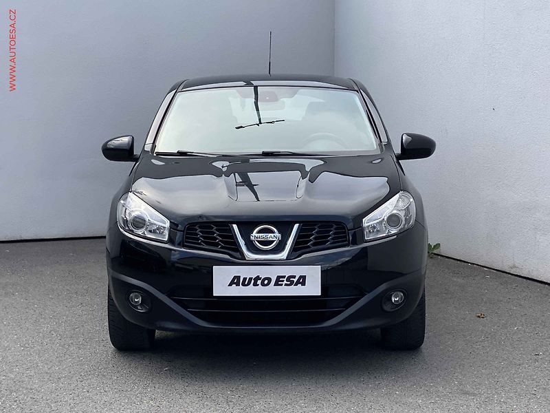 Nissan Qashqai (2011) 1.6i 4x2, Acenta - fotka 2 z 16