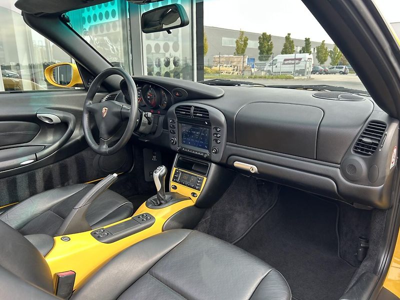 Porsche 911 996.2 CARRERA CABRIO SPEED YEL - fotka 17 z 31