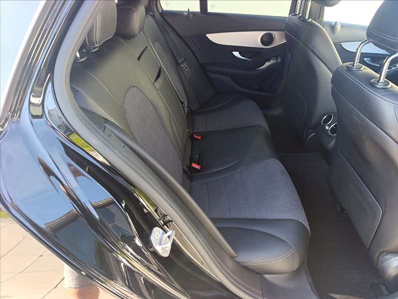 Mercedes-Benz Třídy C 2,0 EQ POWER KAMERA NAVI - fotka 32 z 38