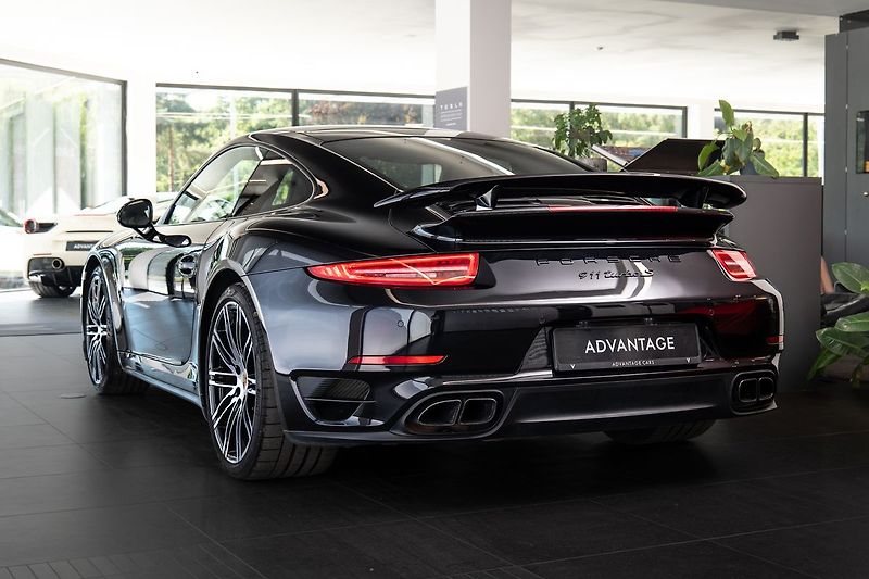 Porsche 911 Turbo S Karbon/Burmester/PCCB/ - fotka 4 z 23
