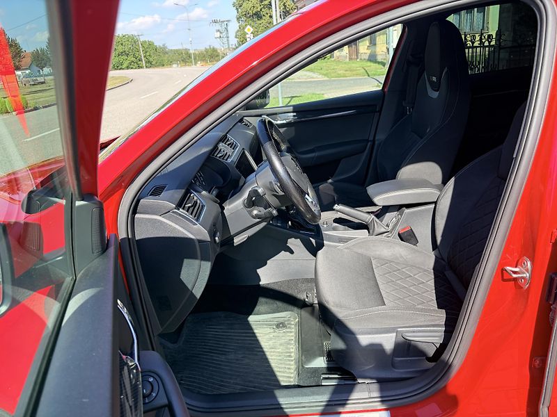 Škoda Octavia RS 2.0TDI DSG 4x4  - fotka 14 z 56