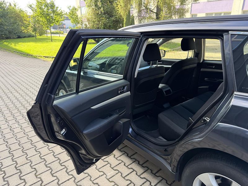Subaru Outback 2,0 D BOXER / 4X4 / 110kW - fotka 13 z 28