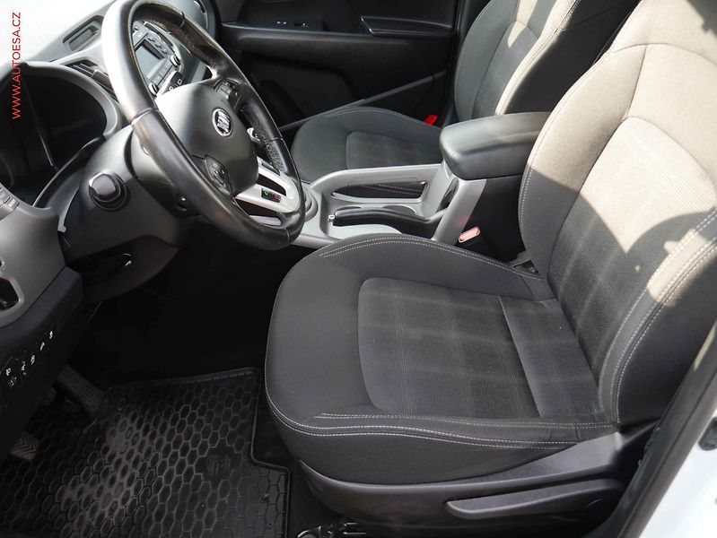 Kia Sportage (2015) 1.7 CRDi, 2.maj,ČR, servis - fotka 9 z 14