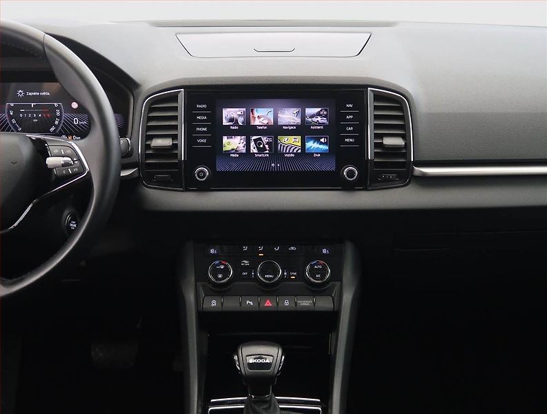 Škoda Karoq (2023) 2.0 TDI, digi klima - fotka 12 z 25